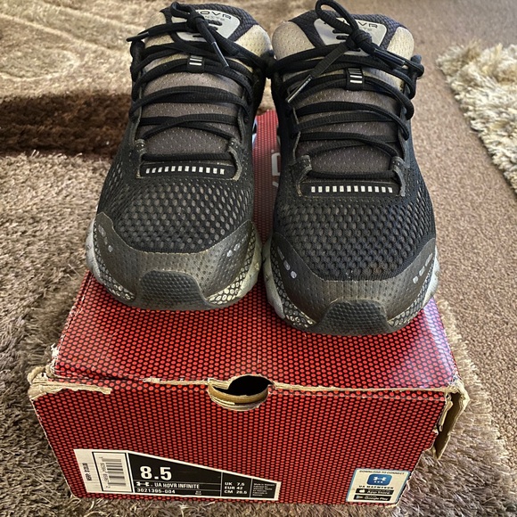 UA HOVR Infinite - Picture 1 of 4